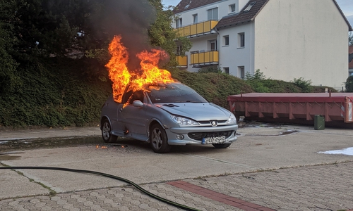 Theoretisch und praktisch konnte vergangene Woche vieles ausprobiert werden, damit es im Ernstfall sitzt. Foto: Feuerwehr Helmstedt