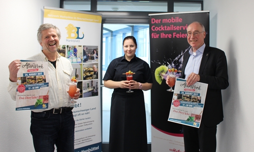 Freuen sich schon auf den bevorstehenden Cocktailwettbewerb und die After-Work-Party: Marktplätze-Koordinator Michael Fuder, Kimberley Lüdeking stellvertretend für Jens Golland und "Cocktailrent" sowie der für das Netzwerk zuständige Dezernent Claus-Jürgen Schillmann. Foto: Christina Ecker
