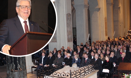 Joachim Gauck nahm die rund 1.000 Gäste mit auf eine politisch-kirchliche Zeitreise. Fotos: Nick Wenkel