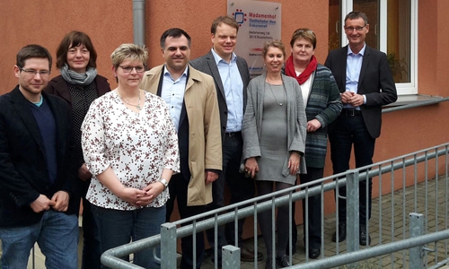 Johanne Modder (2. v. re.) zu Besuch im Diakonietreff Madamenhof. Foto: SPD