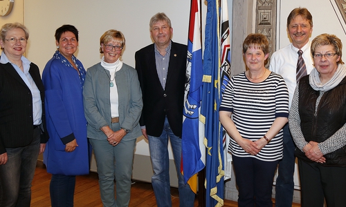 Museumspädagogin Cortina Teichmann, Museumsleiterin Dr. Sandra Donner, Christa Malischnigg, Hauptamtsleiter Olaf Danell, Sonja Sobota, Michael Harnisch (Abteilungsleiter Gebäudeservice) und Doris Alke (Personalrat). Foto: Stadt Wolfenbüttel