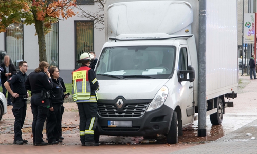 Die Straße vor der Fahrertür war voll mit Blut. Fotos: Rudolf Karliczek