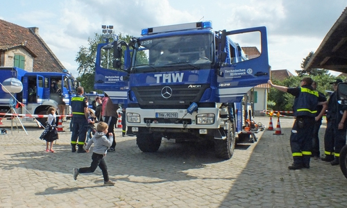 Das THW präsentierte auf dem Gutshof während des SOS-Tages Fahrzeuge und Geräte. Foto: Kreisverkehrswacht Helmstedt