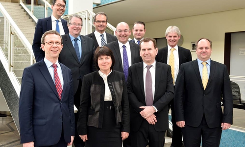 Oberbürgermeister und Verantwortliche von Volkswagen