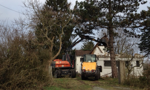 Laut BIBS-Fration stellen die Abbrucharbeiten im Holzmoor eine Straftat dar. Foto: BIBS