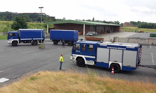 Viel Geschick mussten die Fahrer beim Rangieren der großen Fahrzeuge an den Tag legen. Fotos/Video: THW Ortsverband Peine
