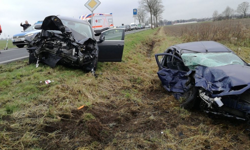 Ein Opel und ein Renault kollidierten bei Meine. Foto: Polizei
