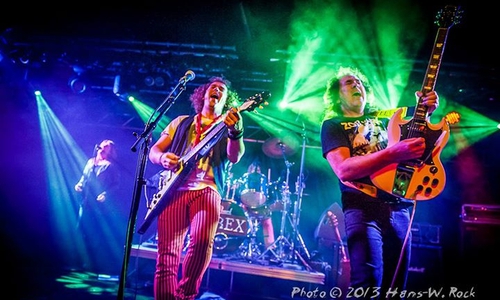 Die Gruppe T.Rex heizt mit ihren Gitarrensounds ein. Fotos: Privat