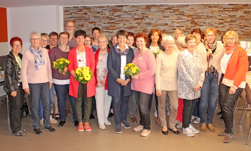 Zur Feierstunde kamen die Mitglieder, Initiatoren und Wegbegleiter in der Cafeteria des Städtischen Klinikums zusammen. Foto: Städtisches Klinikum