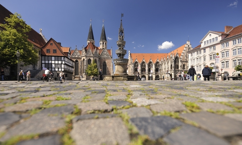 Lediglich beim Altstadtmarkt ist der Nutzungskomfort in Folge der Natursteinpflasterung nicht so hoch wie bei den anderen Marktflächen, sagt die Verwaltung. Foto: Braunschweig Stadtmarketing GmbH / Daniel Möller
