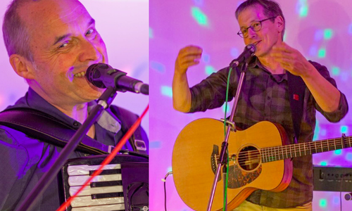 Das Liedermacher-Duo "Ohrofyll"  spielt am 10. Dezember in Abbenrode. Foto: Stefan Gelowik.