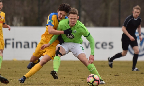Helmstedt. Am Ostermontag (17.00) findet im Maschstadion des TSV Germania Helmstedt ein Testspiel der Deutschen U18 Nationalmannschaft gegen Österreich statt. Im Kader von Nationaltrainer Schönweitz stehen auch regionale Nchwuchskicker.