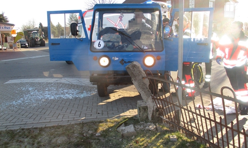 Schlimmer Unfall in Müden. Eine Person wurde schwer verletzt. Foto: Polizei