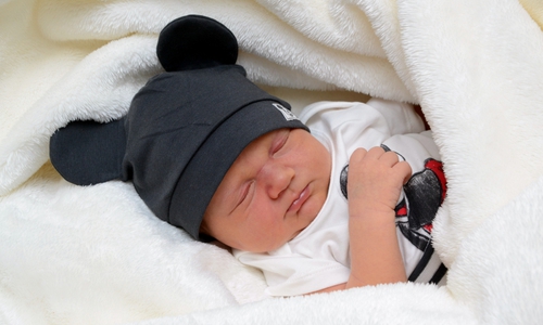Willkommen Lenart Latifi. Foto: babysmile24.de