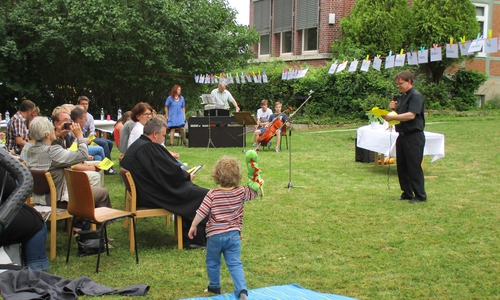 Wie im Vorjahr findet am Sonntag ein Gottesdienst im Grünen statt. Foto: Kirchengemeinde  St. Marien und St. Trinitatis