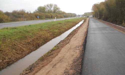 Der erneuerte Radweg entlang der Kreisstraße 114. Foto: Stadt Wolfsburg

