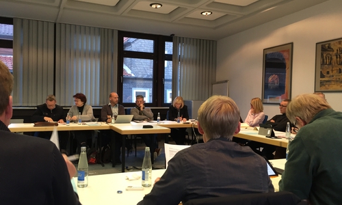 Im Ausschuss für Zentrale Dienste und Finanzen stand besonders die Gleichstellungsbeauftragte Vera Tietz im Blickpunkt. Foto: Nino Milizia