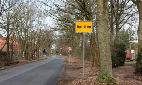 Wo sollte das Ortsschild stehe? Foto. Christoph Böttcher