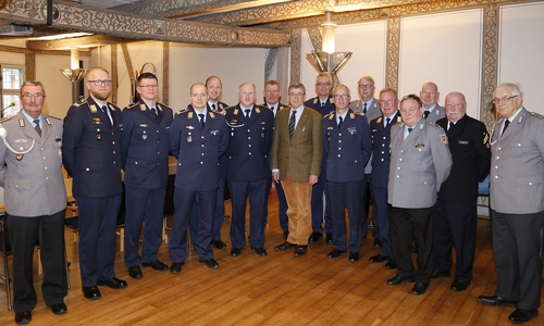 Bürgermeister Thomas Pink empfing die Luftwaffenoffiziere im Rathaus. Foto: Privat