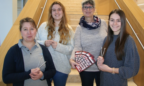 Mitarbeiter der Unternehmensgruppe die sich an der Typisierungsaktion beteiligt haben: Anna Liszka, Julia Pryzbylak, Petra Neumann-Wollenhaupt von Wolfsburg hilft e.V. und Melissa Kloninger. Foto: Stadtwerke Wolfsburg