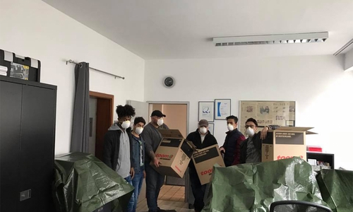 Die Freiwilligenagentur hat ihre Tätigkeiten in das nahegelegene Projektbüro in der Harzstraße 23 verlegt. Einen Dank richtet die Freiwilligen Agentur an die Umzugshelfer. Foto: Ding