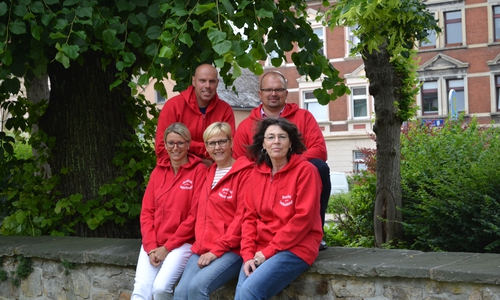 Obere Reihe von links nach rechts: Torsten Dill, Oliver Bauer

untere Reihe von links nach rechts: Claudia Löw, Birgit Adam, Katrin Morof

Bild: Landkreis Helmstedt
