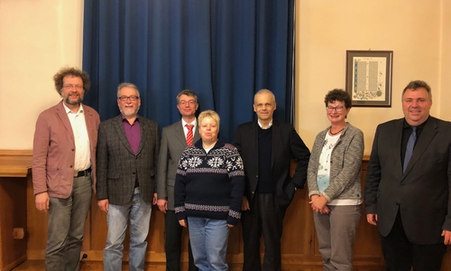 Pfr. Andreas Riekeberg, Pfr. Martin Granse, Jörg Zimmer, Sylvia Behrens, Dr. Martin Selle, Karin Meyer und Propst Dieter Schultz-Seitz (v.l.n.r.) bilden den neuen Vorstand der Ev.-luth. Propstei Wolfenbüttel für die Amtszeit von 2019 bis 2025. Foto: Privat