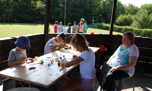 Die Kinder sollten mit Hilfe der Jäger die Natur kennenlernen.

Foto: Dieter Lorenz