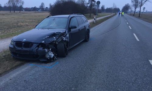 Der BMW kam erst nach mehreren hundert Metern zum Stehen. Fotos und Video: aktuell24(bm)