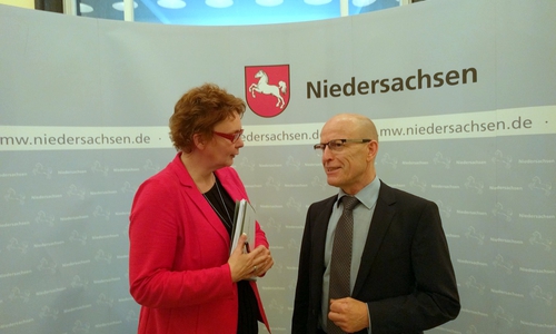 Staatssekretärin Behrens und Erster Kreisrat Schlichting. Foto: Landkreis Helmstedt