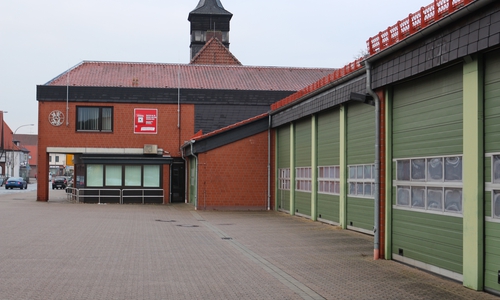Die Freiwillige Feuerwehr Gifhorn weiht ihre neue Wasch- und Werkstatthalle ein. Foto: Robert Braumann