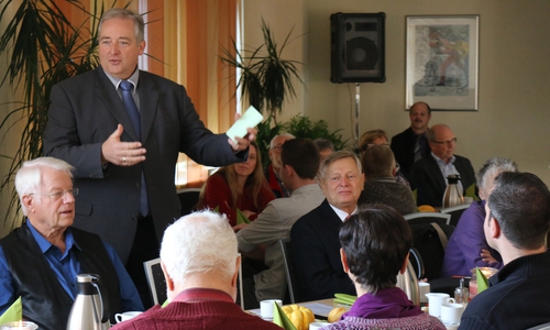 Oesterhelweg begrüßte seine Gäste mit einem Vortrag über die Geschichte und die Werte Niedersachsens. Fotos: Werner Heise