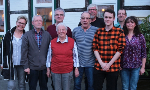 Sonja Hensel, Horst Höfken, Hiltrud Bayer, Arnd Stöckmann, David Zantow, Astrid Pszarski (hintere Reihe), Holger Neumann, Michael Sandte, Falk Becker (vordere Reihe). Foto:  SPD Ortsverein Fümmelse-Adersheim-Leinde