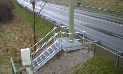 ffenbar sehr eilig hatte es vor kurzem ein Autofahrer auf der B 82 in Fahrtrichtung Seesen. In Höhe des Heizkraftwerkes im Verlauf der Ortsumgehung Langelsheim war der Fahrzeugführer mit 183 Stundenkilometern unterwegs. Symbolfoto: Landkreis Goslar
