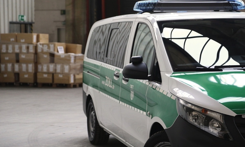 Nicht nur auf der Straße, sondern auch in den Speditionen selbst war der Zoll aktiv. Symbolbild: ZOLL