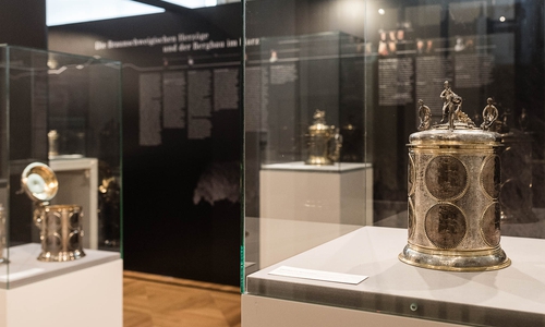  Die kostbaren Bergkannen sind noch bis zum 12.März im Schlossmuseum zu sehen.