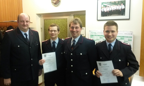 Personen von links nach rechts: Ortsbrandmeister Thomas Niemann, Hauptfeuerwehrmann Robin Körtje, stellvertretender Ortsbrandmeister Hans-Henning Achilles, Hauptfeuerwehrmann Torben Schmidt. Foto: Privat
