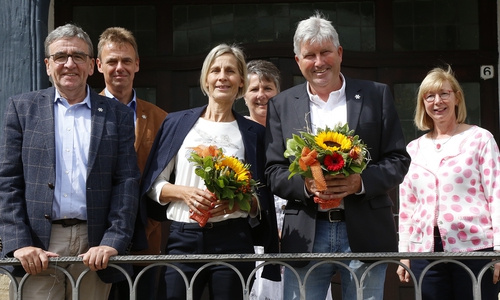 Annette Müller-Damrath und Olaf Danell arbeiten seit 40 Jahren bei der Stadt Wolfenbüttel

Foto: Stadt Wolfenbüttel