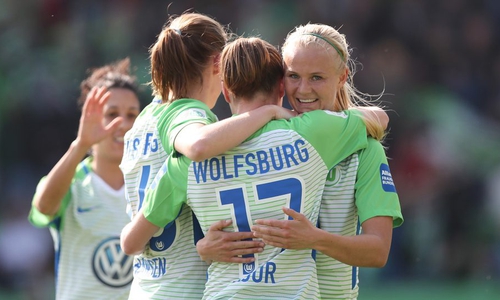 Leichter Aufgalopp in Hannover: VfL Wolfsburg-Frauen. Foto: Agentur Hübner