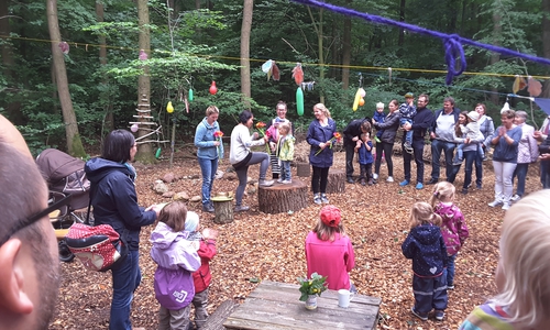 Die Waldkita in Essehof feierte jetzt ihr erstes Sommerfest mit vielen interessierten Besuchern. Foto: Gemeinde Lehre
