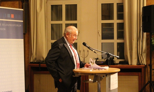 Die Goslarer Rede 2015: Dr. Günther Beckstein, ehemaliger Ministerpräsident von Bayern, sprach zum Thema: "Die Demokratie im Spannungsfeld von Sicherheit und Freiheit - Worauf wir in Deutschland achtgeben müssen". Fotos: Martina Hesse