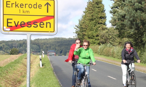 Dr. Julia Verlinden und Ghalia El Boustami machten eine Tour durch den Landkreis. Fotos: Bündnis 90/Die Grünen