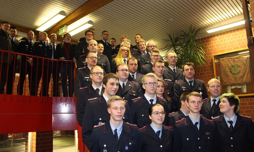 35 Kameraden wurden am Freitagabend befördert oder geehrt. Fotos: Jonas Walter
