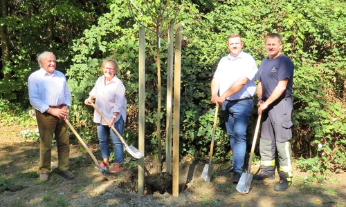 V.l.: Hermann Wiegmann, Edelgard Hahn, Andreas Busch und Ralf Sprang. Foto: Gemeinde Lehre