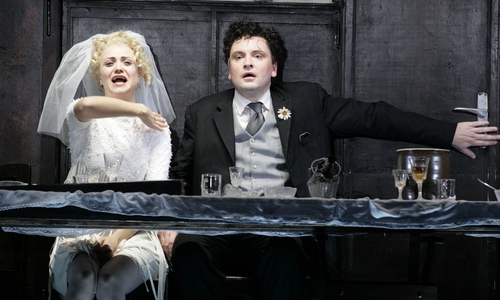 Im Mai gibt es etliche Vorstellungen im Lessingtheater. Unter anderem wird "Die Kleinbürgerhochzeit" von Berthold Brecht gezeigt. Foto: Foto: Barbara Braun
