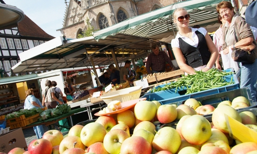Auf Wochenmarkthändler kommen ab dem 1. Januar 2018 teilweise höhere Gebühren zu. Foto: Braunschweig Stadtmarketing GmbH : Sascha Gramann
