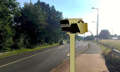 Theodor-Heuss-Straße, an der Kreuzung zur Bruchmachtersenstraße bzw. Humboldtallee, in Fahrtrichtung Fredenberg: Hier soll bald ein neuer Blitzer der Raserei entgegenwirken. Foto: Nick Wenkel/Pixabay