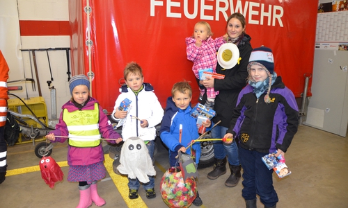 Der Umzug im Jahr 2016. Foto: Feuerwehr Dettum