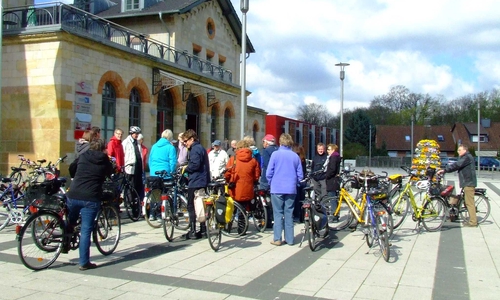 Die Tour startet am Bahnhofsvorplatz. Foto: J. Langer, ADFC