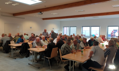 Während der Veranstaltung fand ein eifriger Austausch statt. Foto: Feuerwehr